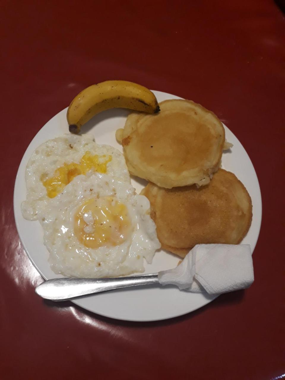 Adrian Travellers Inn エルニド エクステリア 写真